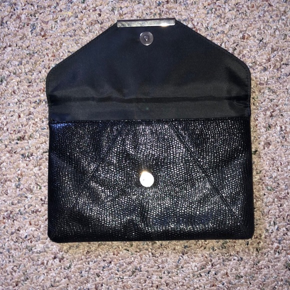Shimmer black clutch - Picture 2 of 3